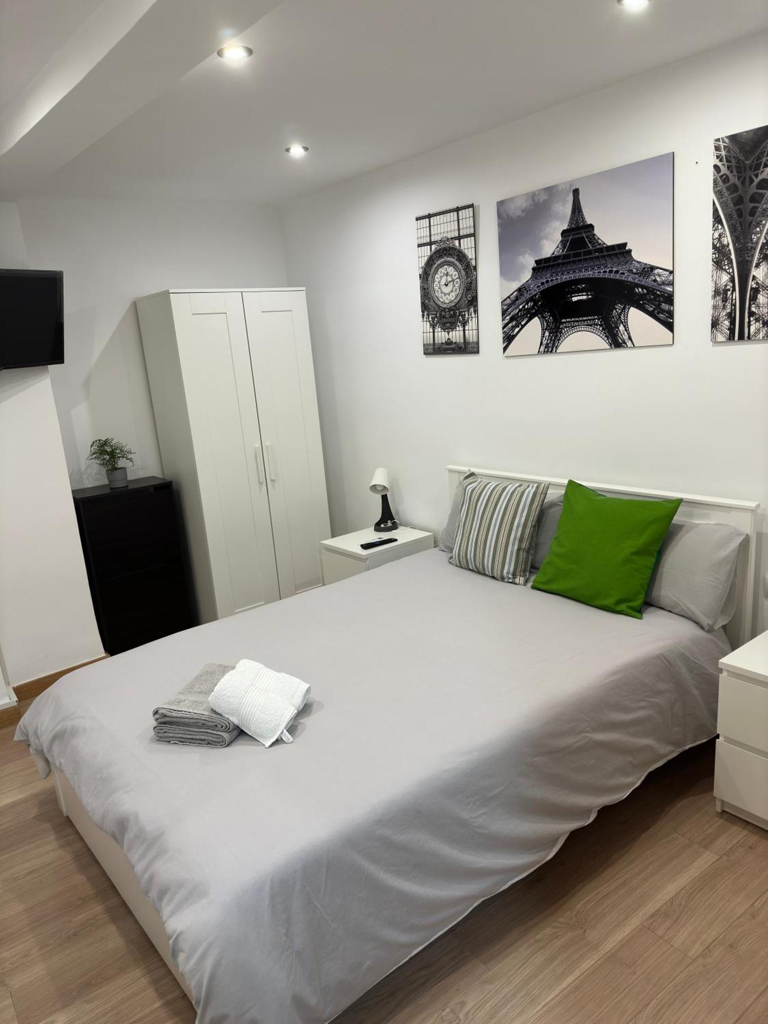 Manrique Rooms Malaga Ngoại thất bức ảnh